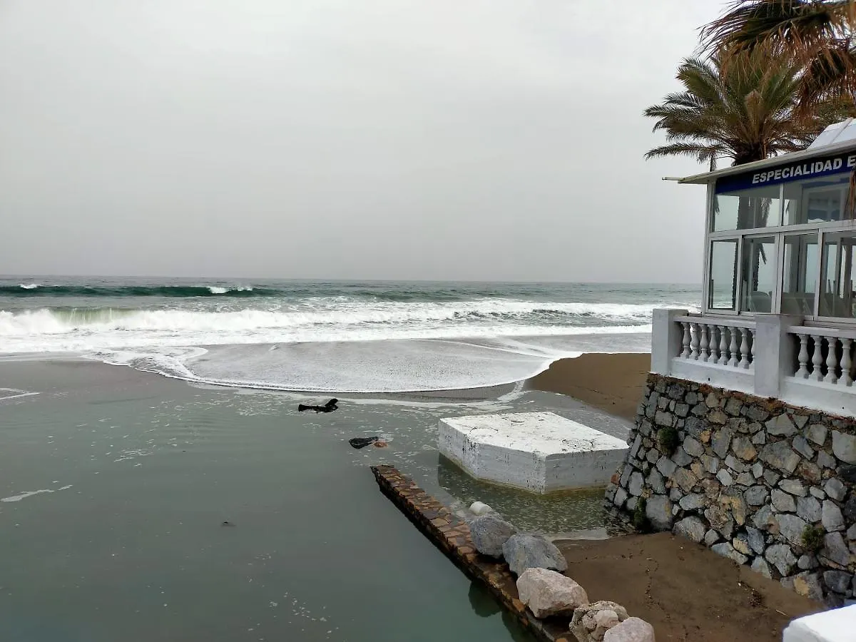 ベッド・アンド・ブレックファスト Benalmadena ,Apartamento-Estudio Primera Linea De Playa