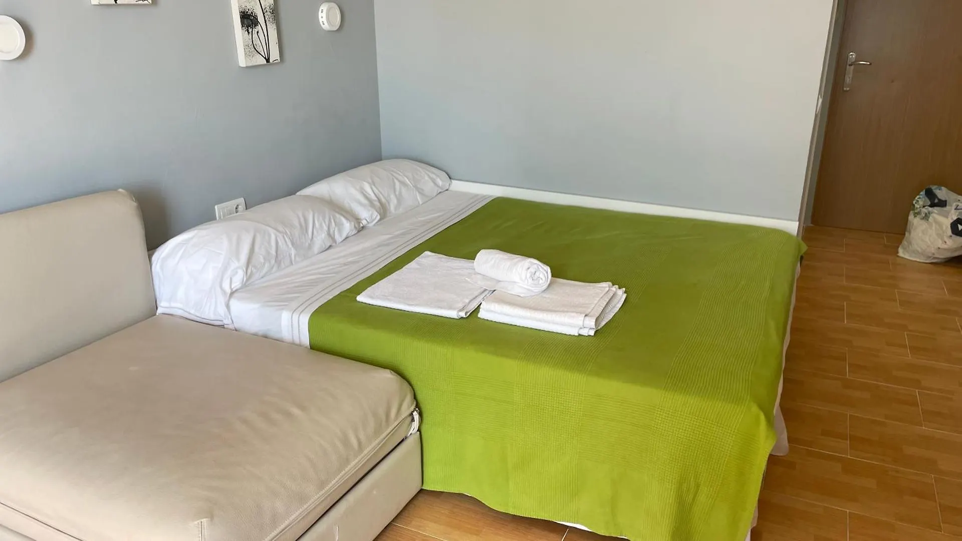 Benalmadena ,Apartamento-Estudio Primera Linea De Playa 0*,  Spain