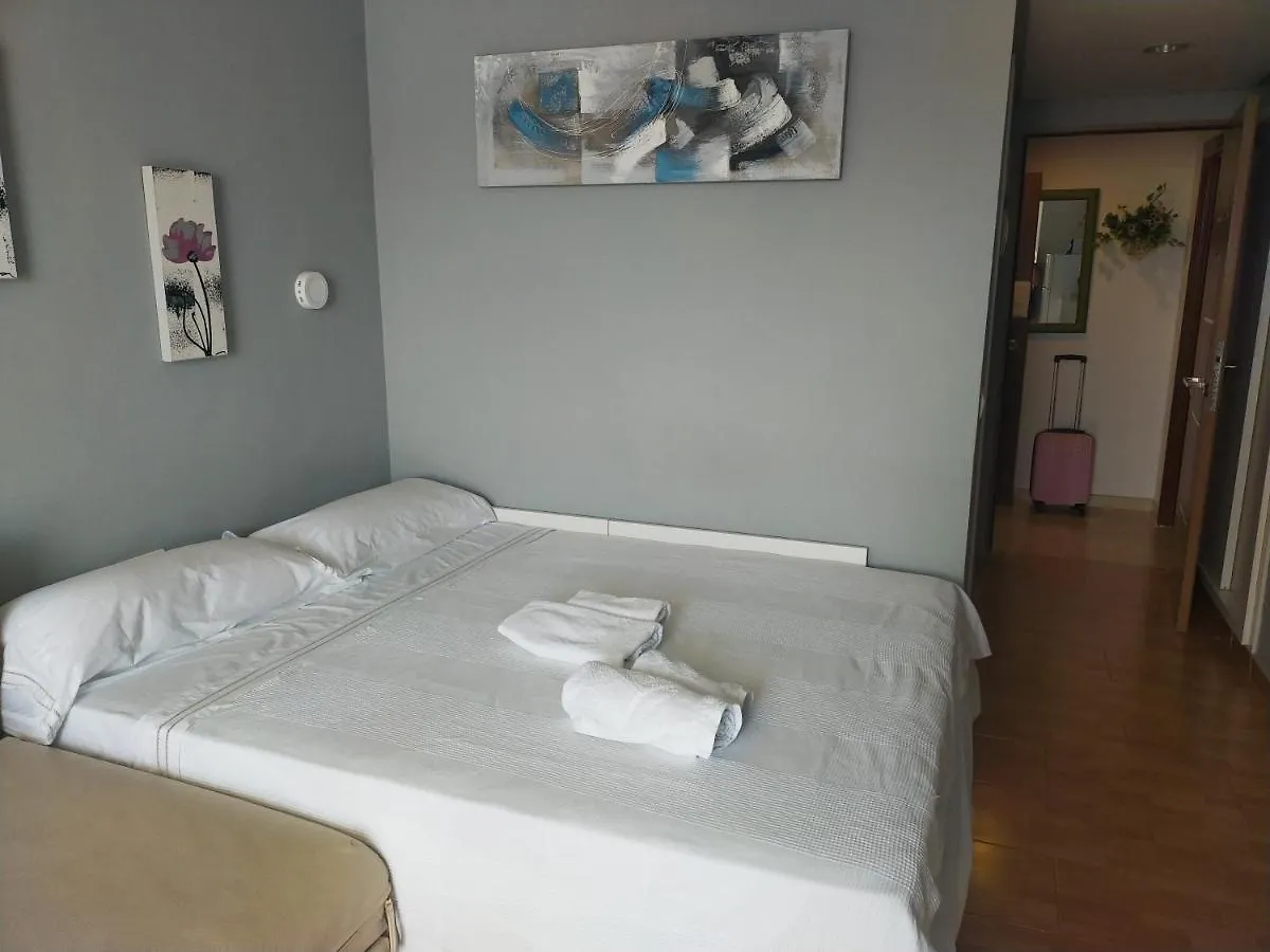 Bed & Breakfast Benalmadena ,Apartamento-Estudio Primera Linea De Playa