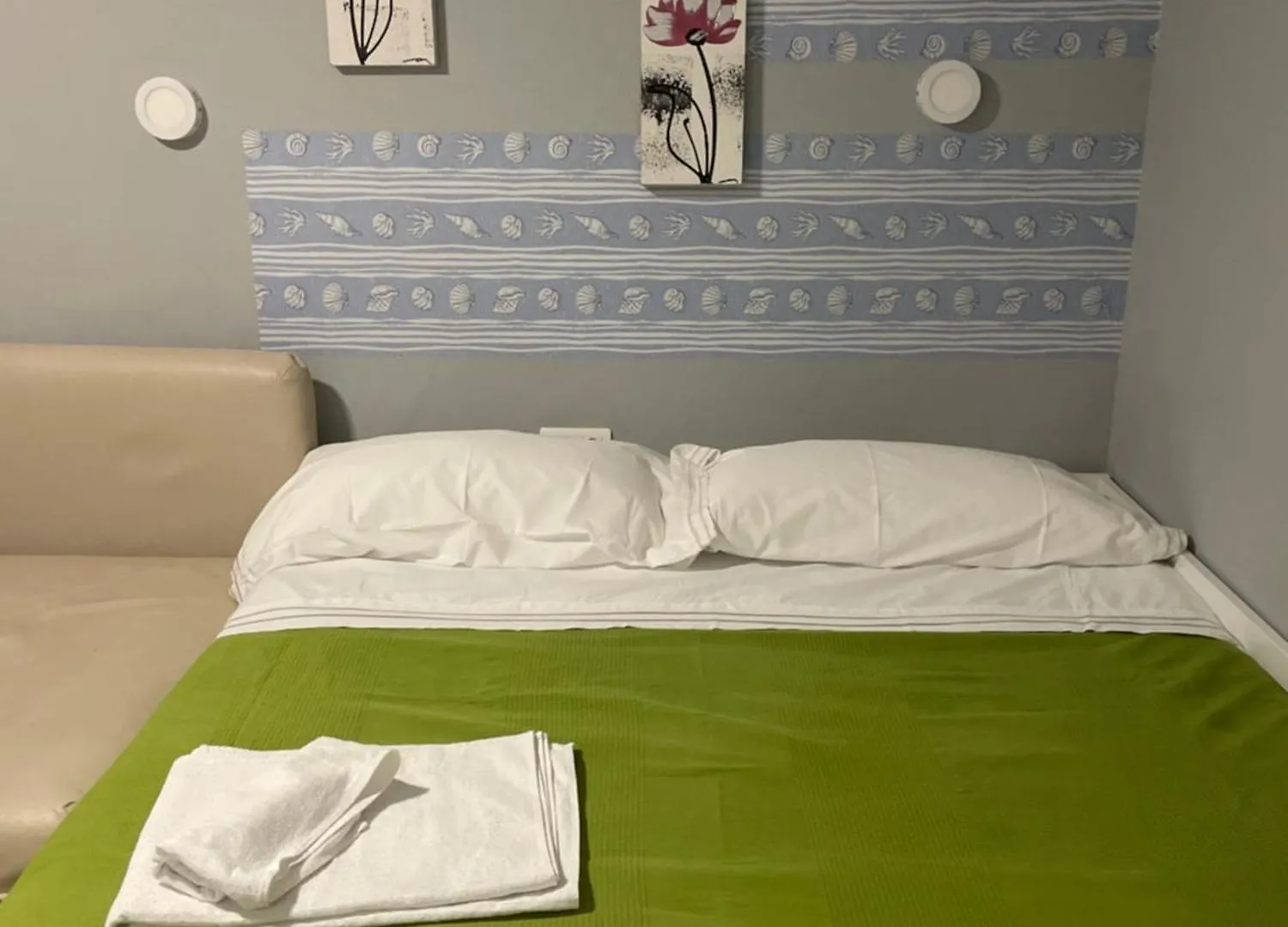 Bed & Breakfast Benalmadena ,Apartamento-Estudio Primera Linea De Playa